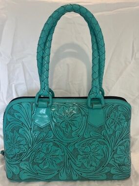 Que Chula handmade turquoise leather handbag